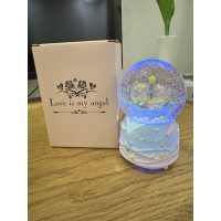 IŞIKLI MÜZİKLİ KAR KÜRESİ