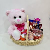 ÇİKOLATA SEPETİ VE PELUŞ AYICIK