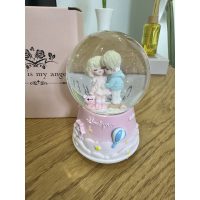 sarılan çift IŞIKLI MÜZİKLİ KAR KÜRESİ